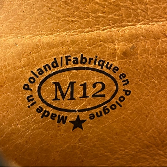 John Fluevog 7TH HEAVEN DERBY SWIRL
(6 EYE) CLASSIC DERBY BOOTS in Black Leather - Picture 13 of 13